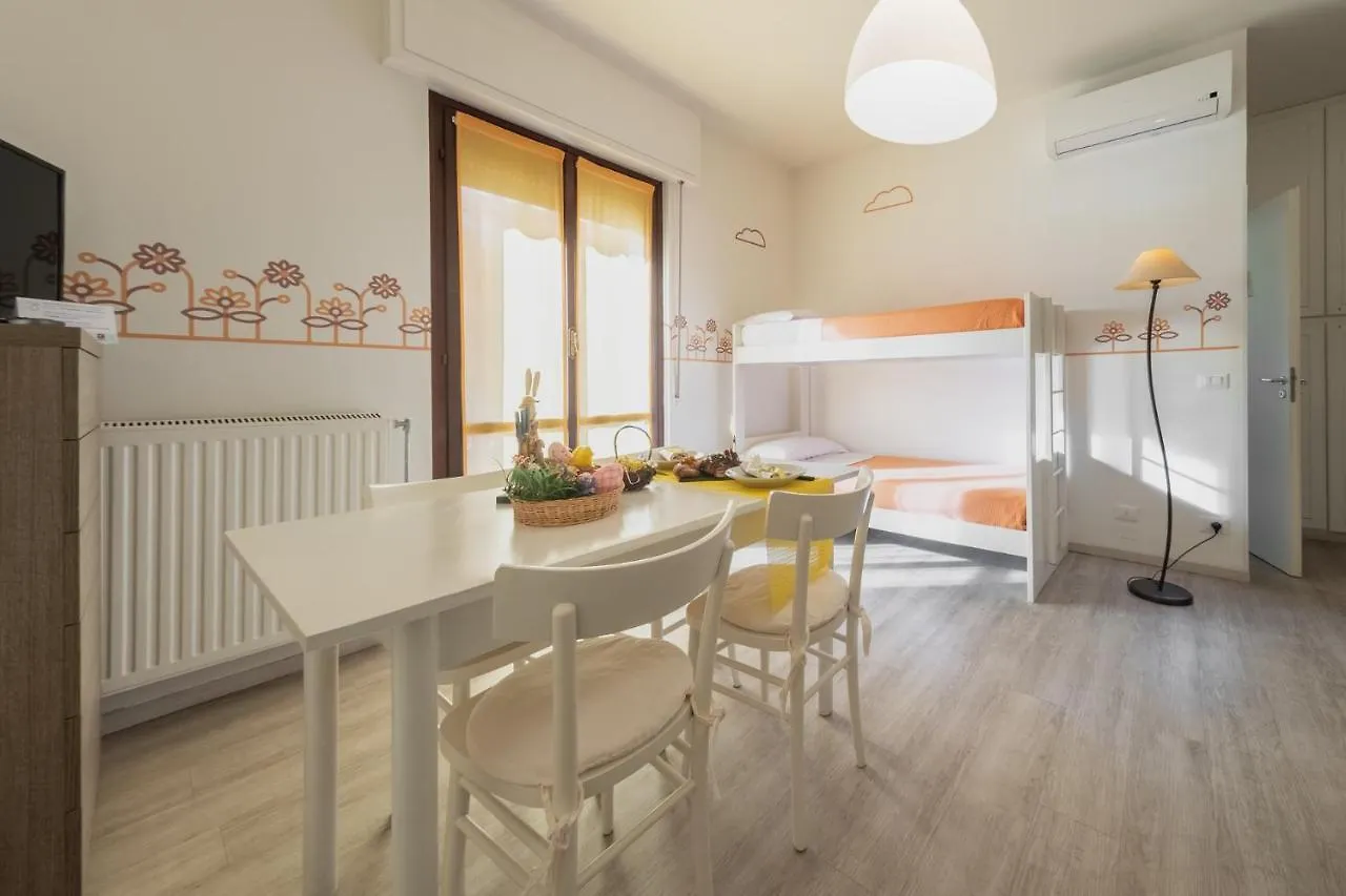 Residence Holidays Pietra Ligure 2*,