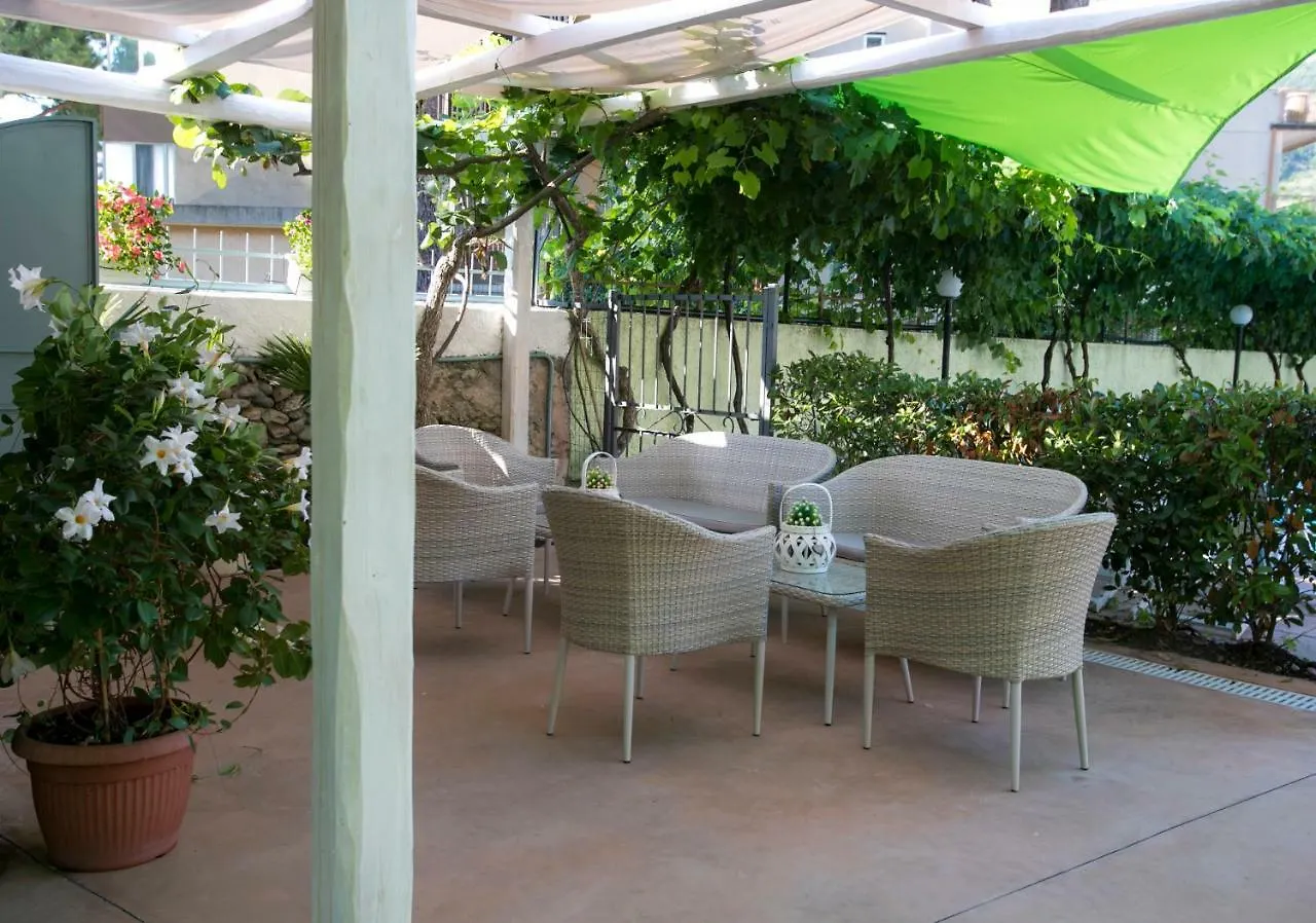 ** Apartmanhotel Residence Holidays Pietra Ligure Olaszország